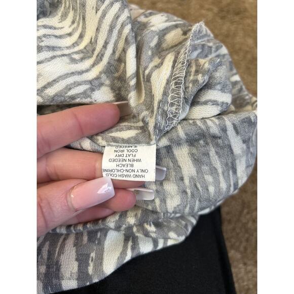 J Valdi Printed Flowy Cover-Up Jumpsuit  cover-up with flared legs POCKETS sz LG - Picture 8 of 10